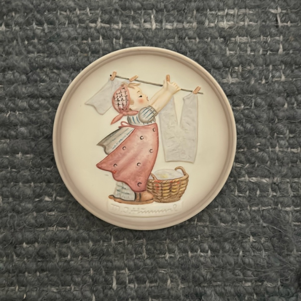 MJ Hummel collectors plate